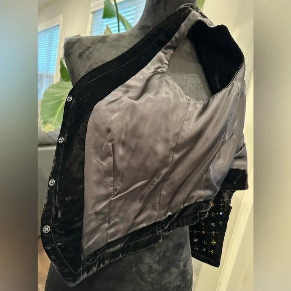 Vintage Banana Republic Velvet Beaded
Vest 90s Flair Size 10 - Picture 15 of 16